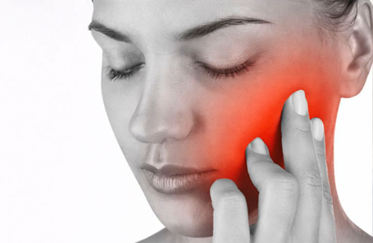 Diagnóstico e cuidado das disfunções temporomandibulares, com abordagem individualizada e foco no bem-estar do paciente.